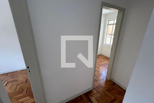 Corredor de apartamento à venda com 2 quartos, 61m² em Pompeia, São Paulo