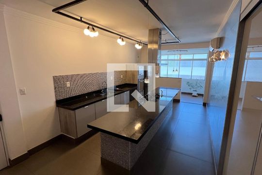 Cozinha de apartamento à venda com 3 quartos, 174m² em Paraíso, São Paulo