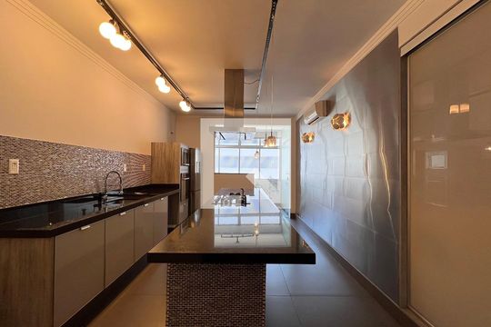 Cozinha de apartamento à venda com 3 quartos, 174m² em Paraíso, São Paulo