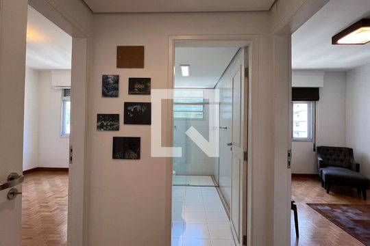 Corredor de apartamento à venda com 3 quartos, 174m² em Paraíso, São Paulo