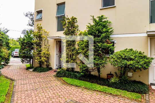 Fachada de casa de condomínio à venda com 3 quartos, 142m² em Vila São Silvestre, São Paulo