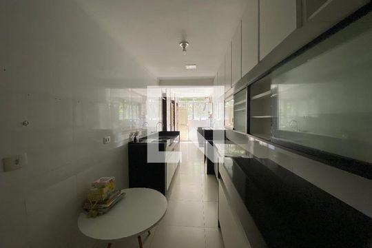 Cozinha de apartamento à venda com 3 quartos, 160m² em Lagoa, Rio de Janeiro