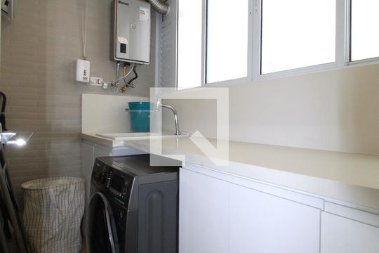 Área de Serviço de apartamento para alugar com 2 quartos, 120m² em Itaim Bibi, São Paulo