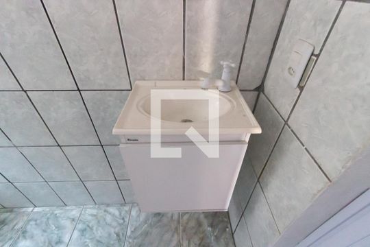 Banheiro de casa para alugar com 2 quartos, 50m² em Vila Jacuí, São Paulo