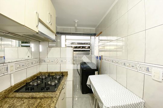 Banheiro de apartamento para alugar com 1 quarto, 58m² em Santo Andre, São Leopoldo