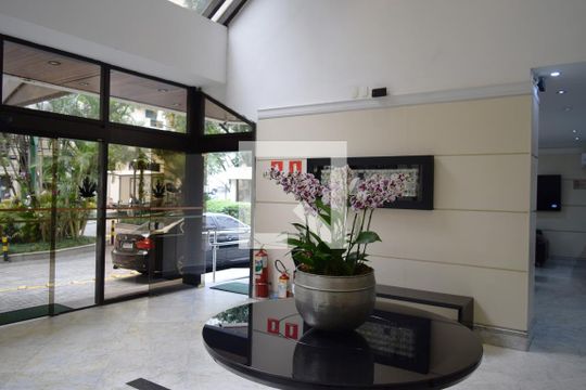 Hall de entrada de apartamento para alugar com 1 quarto, 50m² em Cerqueira César, São Paulo