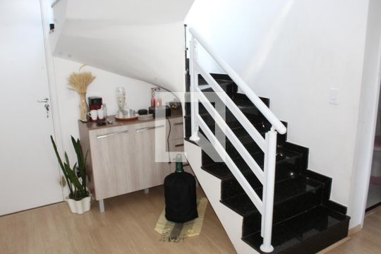 Sala de apartamento para alugar com 3 quartos, 94m² em Jardim Isis, Cotia