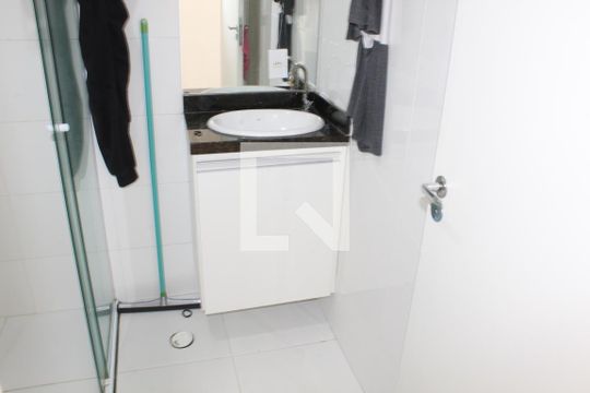 Banheiro da Suíte de apartamento para alugar com 3 quartos, 94m² em Jardim Isis, Cotia