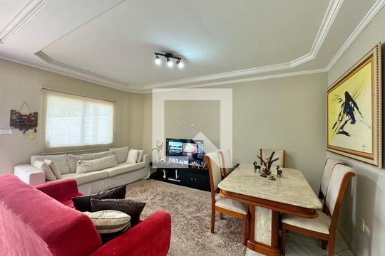 Sala de casa de condomínio à venda com 3 quartos, 180m² em Vargem Pequena, Rio de Janeiro