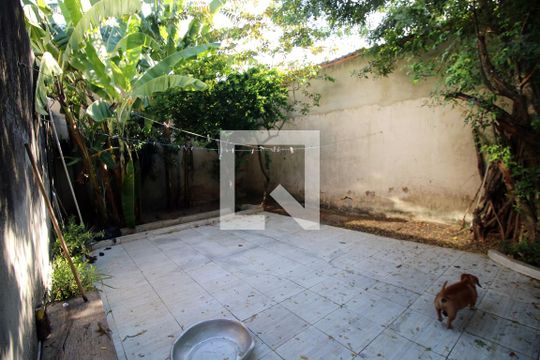 Quintal de casa à venda com 3 quartos, 235m² em Irajá, Rio de Janeiro