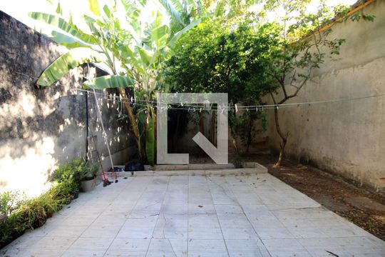 Quintal de casa à venda com 3 quartos, 235m² em Irajá, Rio de Janeiro