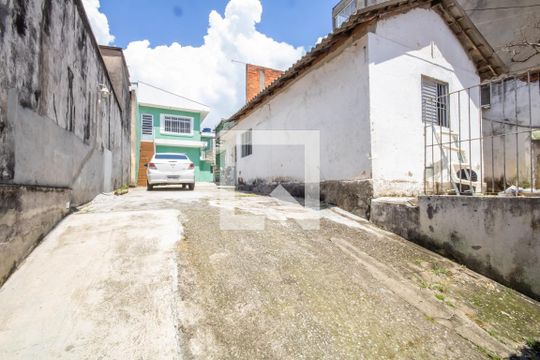 Garagem de casa para alugar com 4 quartos, 350m² em Quitaúna, Osasco