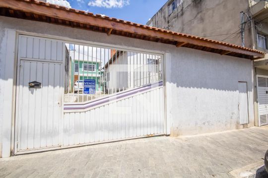 Fachada de casa para alugar com 4 quartos, 350m² em Quitaúna, Osasco