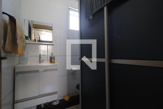 Banheiro de apartamento para alugar com 2 quartos, 50m² em Santo Afonso, Novo Hamburgo