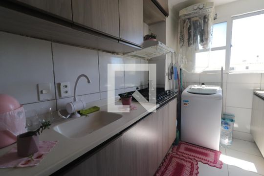 Cozinha e Área de Serviço de apartamento para alugar com 2 quartos, 50m² em Santo Afonso, Novo Hamburgo