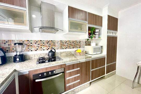 Cozinha de casa de condomínio à venda com 3 quartos, 114m² em Engordadouro, Jundiaí