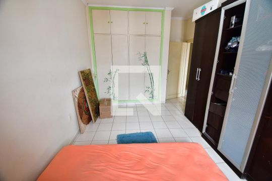 Quarto 2 de casa para alugar com 2 quartos, 400m² em Jardim Chapadão, Campinas