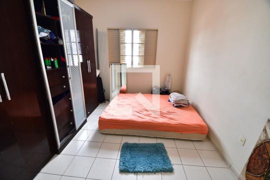 Quarto 2 de casa para alugar com 2 quartos, 400m² em Jardim Chapadão, Campinas