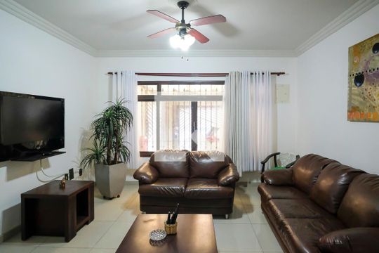 Sala de casa à venda com 4 quartos, 256m² em Santa Maria, Santo André