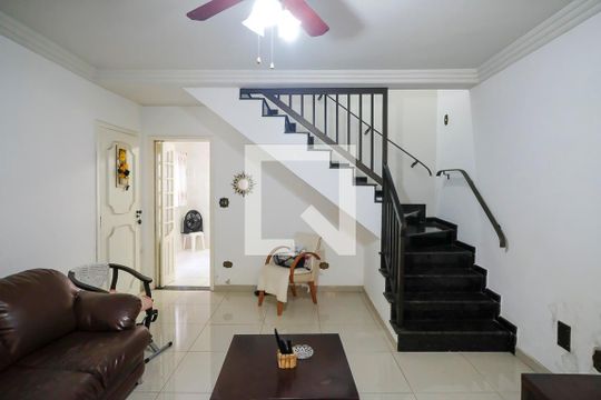 Sala de casa à venda com 4 quartos, 256m² em Santa Maria, Santo André