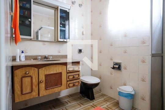 Banheiro suíte de casa à venda com 4 quartos, 256m² em Santa Maria, Santo André