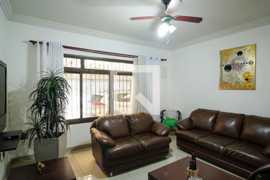 Sala de casa à venda com 4 quartos, 256m² em Santa Maria, Santo André