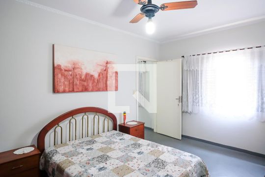 Suíte de casa à venda com 4 quartos, 256m² em Santa Maria, Santo André