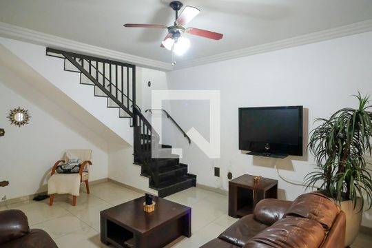 Sala de casa à venda com 4 quartos, 256m² em Santa Maria, Santo André