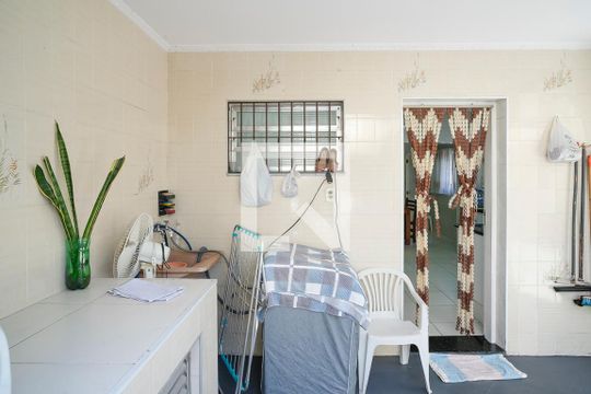Área de serviço de casa à venda com 4 quartos, 256m² em Santa Maria, Santo André