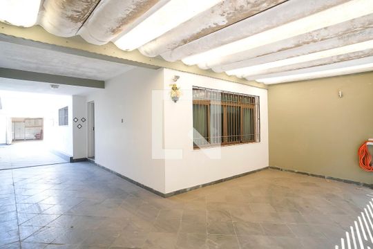 Garagem de casa à venda com 4 quartos, 256m² em Santa Maria, Santo André