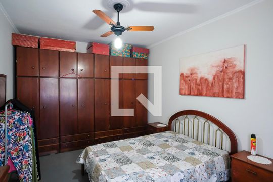 Suíte de casa à venda com 4 quartos, 256m² em Santa Maria, Santo André