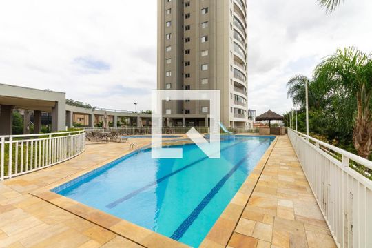  Condomínio - Piscina  de apartamento à venda com 3 quartos, 85m² em Parque Maria Luiza, São Paulo