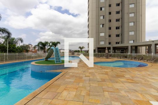  Condomínio - Piscina  de apartamento à venda com 3 quartos, 85m² em Parque Maria Luiza, São Paulo