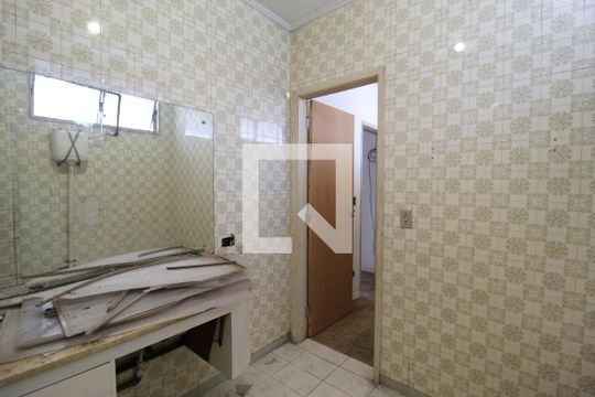 Banheiro da Suíte de casa à venda com 4 quartos, 200m² em Moema, São Paulo