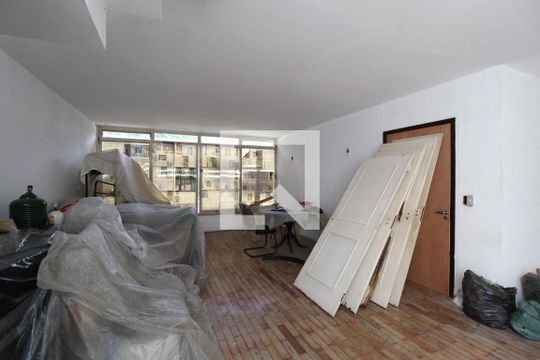 Casa à venda com 4 quartos, 200m² em Moema, São Paulo