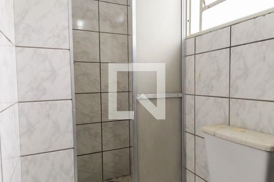 Banheiro de apartamento à venda com 2 quartos, 48m² em Conjunto Residencial José Bonifácio, São Paulo