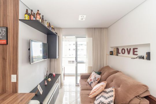 Sala de apartamento à venda com 2 quartos, 56m² em Chácara Seis de Outubro, São Paulo
