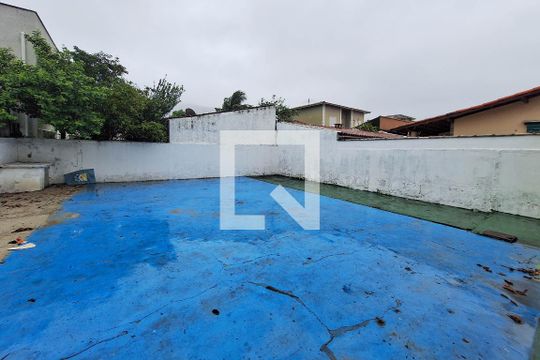 Quintal de casa à venda com 2 quartos, 64m² em Piratininga, Niterói