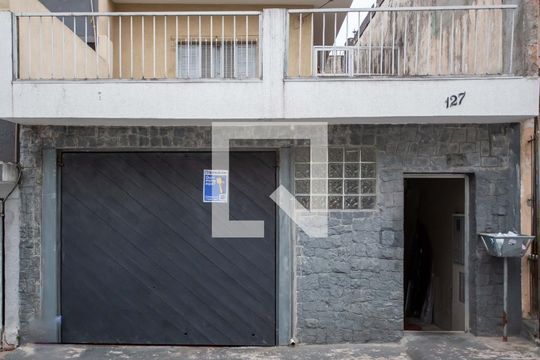 Fachada de casa à venda com 3 quartos, 138m² em Campanário, Diadema