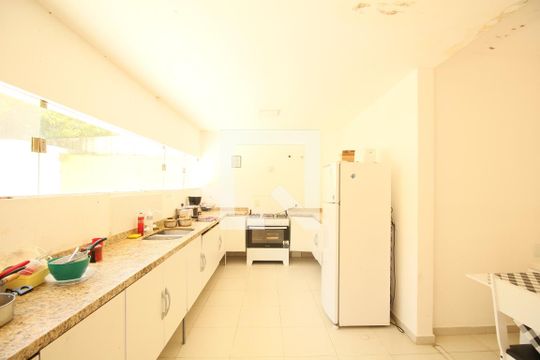 Casa à venda com 6 quartos, 300m² em Jardim Morumbi, São Paulo