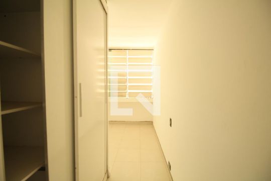 Quarto 1 de casa à venda com 6 quartos, 300m² em Jardim Morumbi, São Paulo
