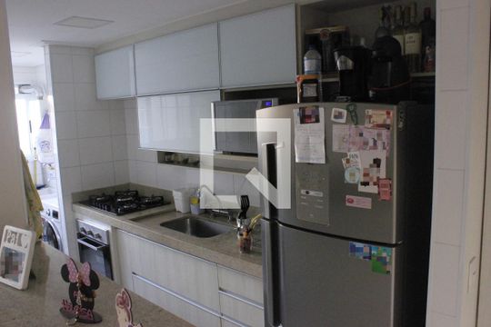 Cozinha de apartamento à venda com 2 quartos, 64m² em Picanço, Guarulhos
