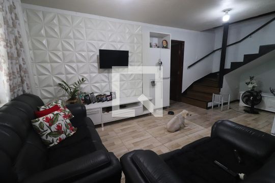 Casa dos Fundos - Sala de casa à venda com 2 quartos, 219m² em Liberdade, Novo Hamburgo