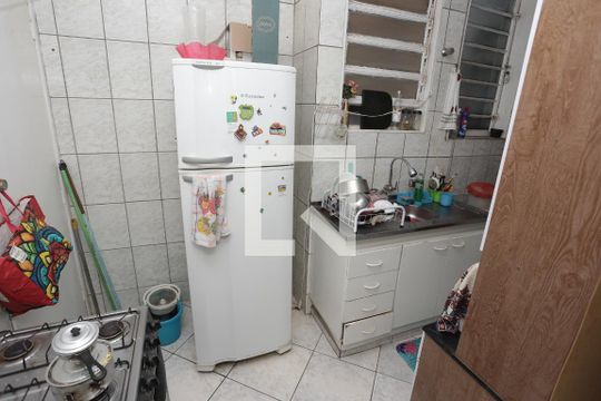 Cozinha de apartamento à venda com 3 quartos, 75m² em Qne 27, Brasília