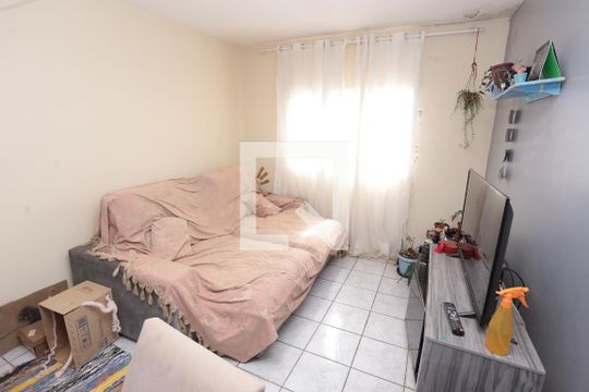 Sala de apartamento à venda com 3 quartos, 75m² em Qne 27, Brasília