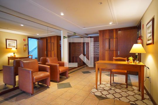 Área comum - Hall e Portaria de apartamento para alugar com 1 quarto, 54m² em Petrópolis, Porto Alegre
