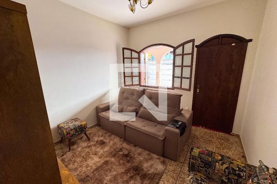 Casa à venda com 3 quartos, 360m² em Conjunto Túnel Ibirité (Barreiro), Belo Horizonte