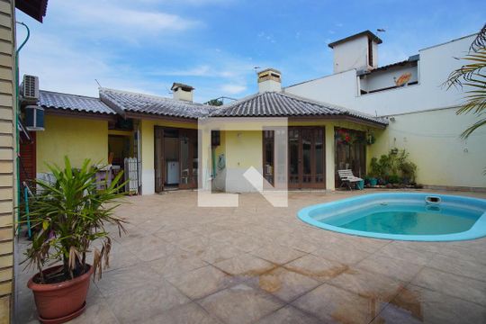 Quintal - Fundos de casa para alugar com 4 quartos, 310m² em Jardim Lindóia, Porto Alegre