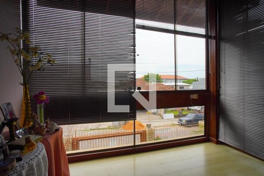 Suíte 1 Varanda - Segundo Andar de casa para alugar com 4 quartos, 310m² em Jardim Lindóia, Porto Alegre