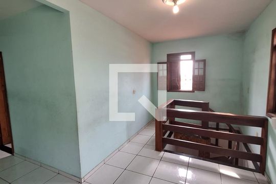 Escada de casa à venda com 5 quartos, 250m² em Ouro Preto, Belo Horizonte